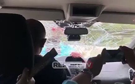 El dueño de un restaurante albanés ataca a unos turistas españoles