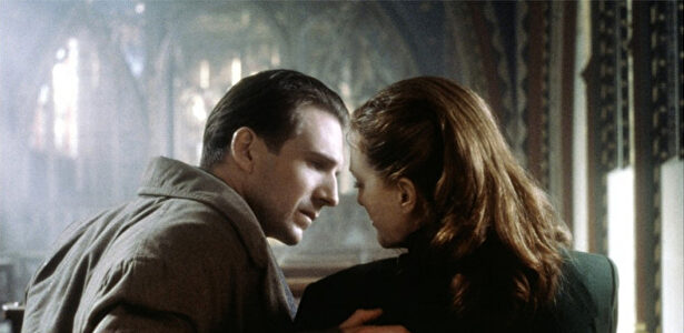 Adaptación de 'El final del affair' dirigida por Neil Jordan y protagonizada por Julianne Moore. |  Youtube