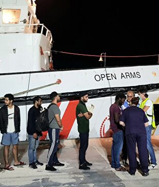El Open Arms en Lampedusa |  EFE