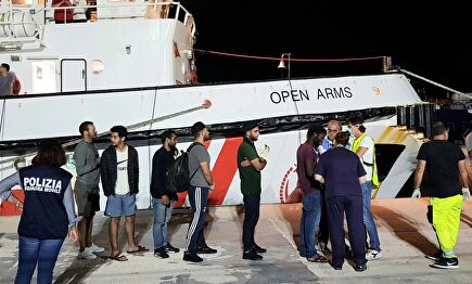 El Open Arms en Lampedusa |  EFE