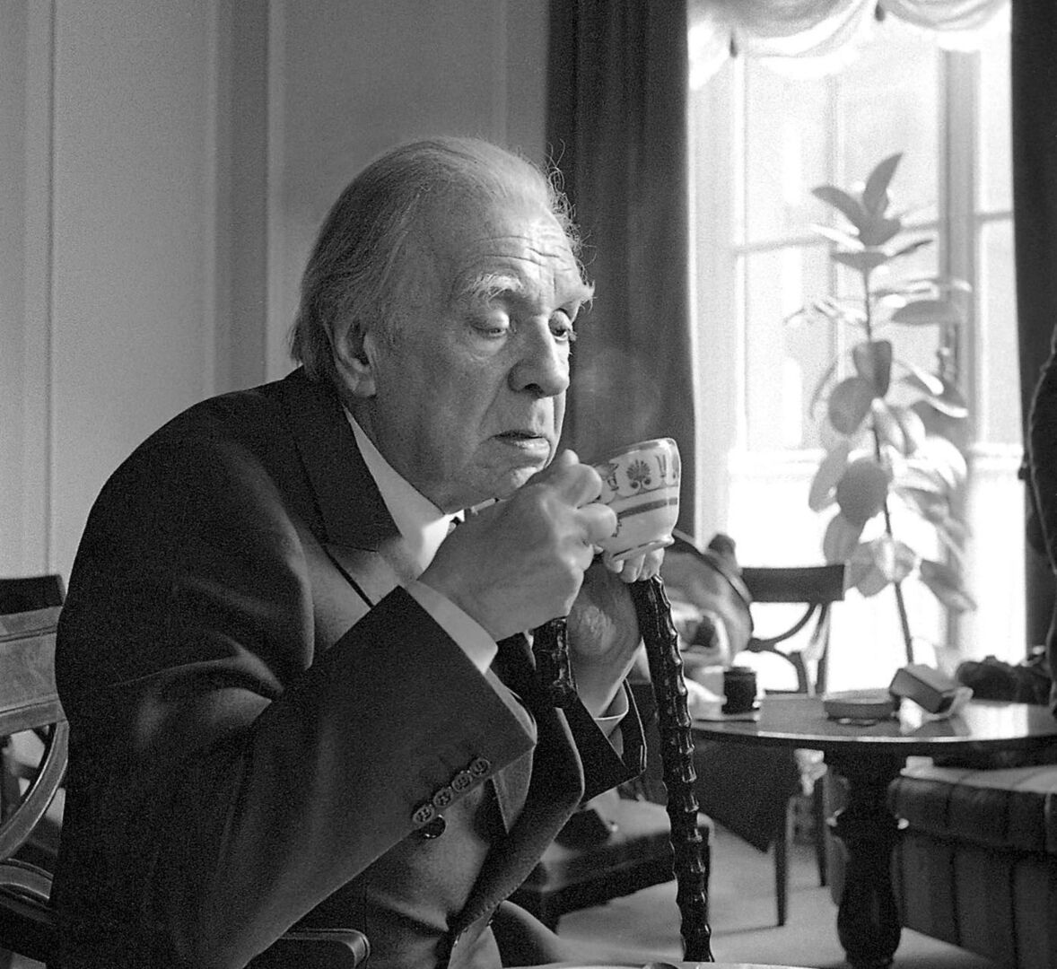 Borges y el filo de la ventana: el accidente que revolucionó la literatura - Libertad Digital ...