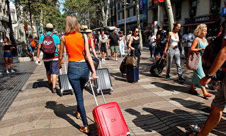 Turistas en las Ramblas de Barcelona. | EFE