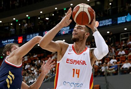 Willy Hernangómez, máximo anotador del partido con 26 puntos. |  EFE