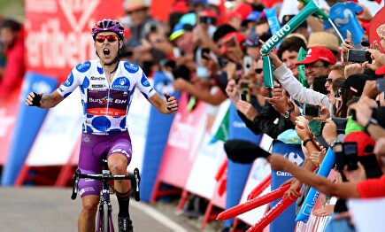 Victoria heroica de Madrazo en Javalambre; 'Supermán' López recupera el maillot rojo