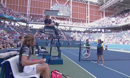 Tsitsipas se encara con el juez de silla: "Seguramente seas francés"
