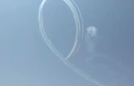 El homenaje de la Patrulla Águila al comandante Marín