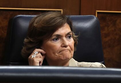 Carmen Calvo en el Pleno de este jueves. |  EFE