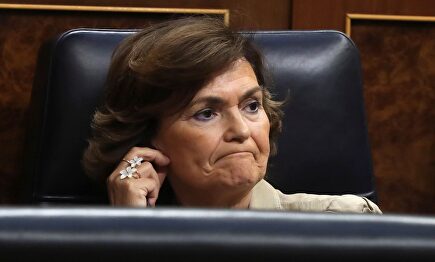 Carmen Calvo en el Pleno de este jueves. |  EFE