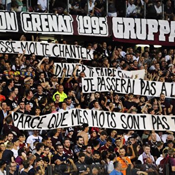 El Metz-PSG, interrumpido por exhibición de pancartas homófobas en las gradas