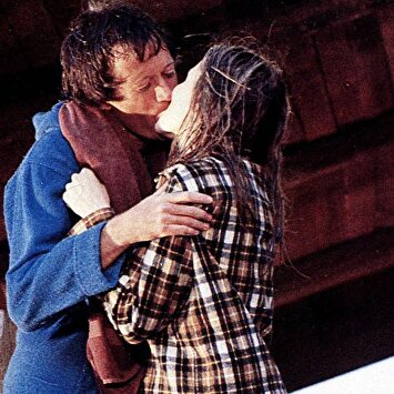 Peter Fonda y Cornelia Sharpe en Los Cazadores |  Cordon Press