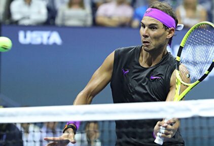 Nadal durante el primer encuentro ante John Millman |  EFE