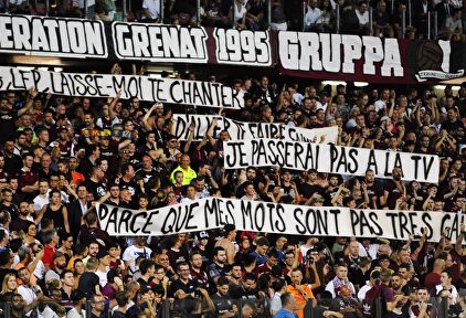 El Metz-PSG, interrumpido por exhibición de pancartas homófobas en las gradas