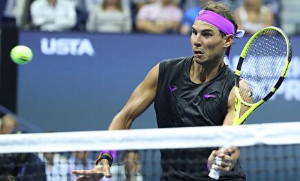 Nadal durante el primer encuentro ante John Millman |  EFE