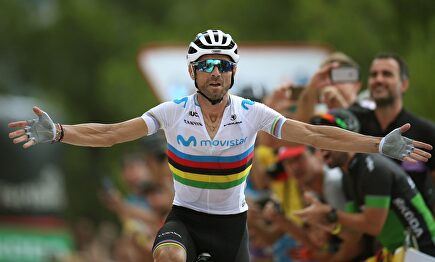 Valverde brilla en las rampas de Mas de la Costa y 'Supermán' López vuelve a ser líder