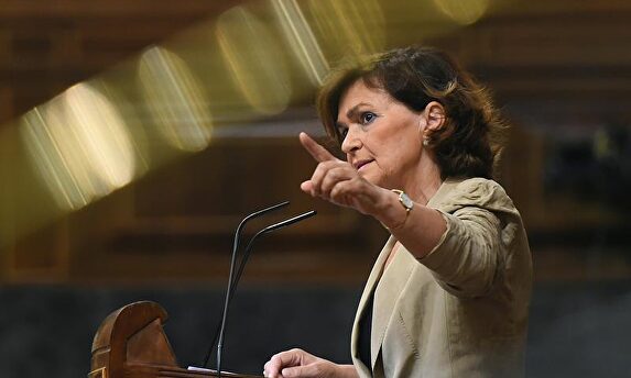 La vicepresidenta en funciones, Carmen Calvo, durante un pleno en el Congreso. | EFE