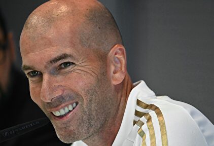 Zinedine Zidane da esperanzas a la afición merengue. |  EFE