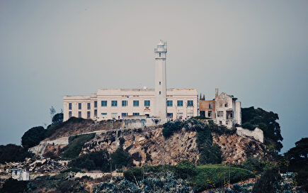 Una visita a Alcatraz, la isla descubierta por España que fue la prisión más famosa del mundo