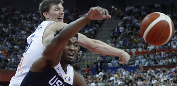 Donovan Mitchell lideró el ataque de Estados Unidos con 16 puntos |  EFE