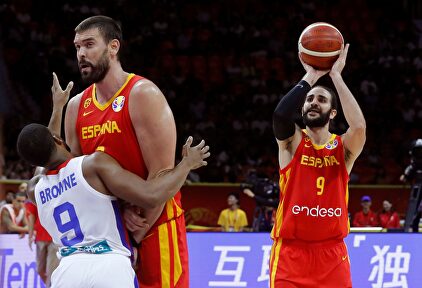 Marc Gasol y Ricky Rubio durante el partido ante Puerto Rico. |  EFE
