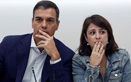 Pedro Sánchez y Adriana Lastra |  EFE