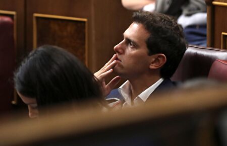 Federico a las 7: Rivera rechaza España Suma tras airear la "corrupcion" del PP	