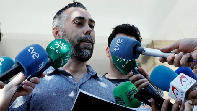 El portavoz de Facua, Rubén Sánchez |  EFE