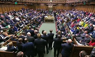 El momento en el que Boris Johnson pierde la mayoría en el Parlamento por la fuga de un diputado