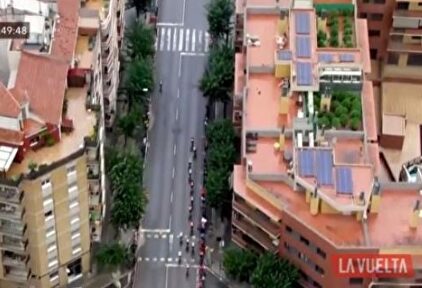 El helicóptero de la Vuelta descubre una plantación de marihuana en Igualada