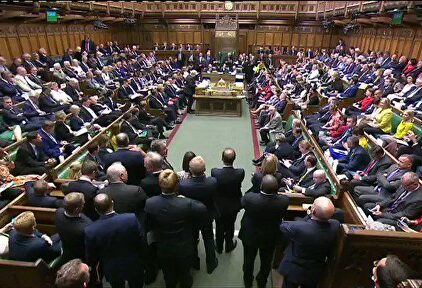 El momento en el que Boris Johnson pierde la mayoría en el Parlamento por la fuga de un diputado