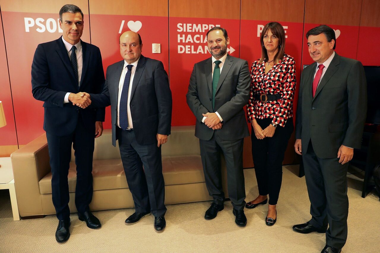 Reunión en Ferraz de Sánchez con el PNV |  EFE