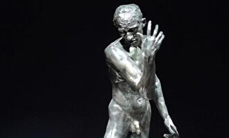 Escultura en bronce de Auguste Rodin |  EFE - Laura Sanfélix