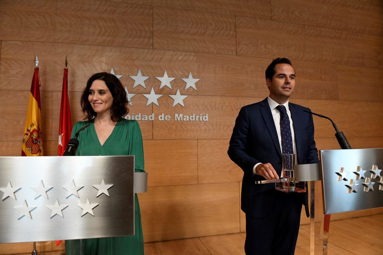 La presidenta madrileña, Isabel Díaz Ayuso, y su vicepresidente, Ignacio Aguado. |  EFE