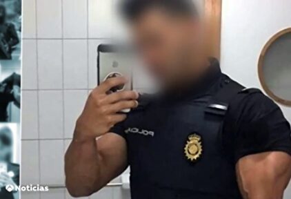 Policías e internet |  Antena 3 Noticias