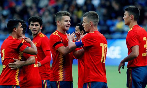 La selección sub-21 celebrando el gol de Dani Olmo. |  Twitter