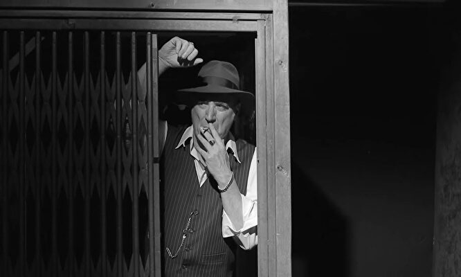 Vuelve Loquillo con un puñetazo a la posmodernidad y reivindicando lo básico