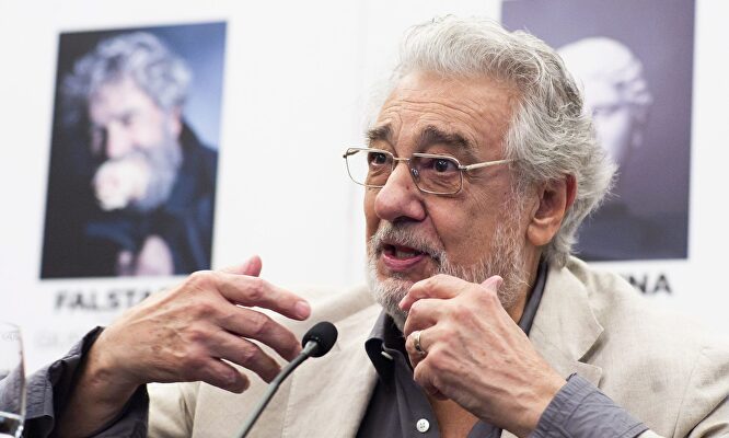 Plácido Domingo durante una rueda de prensa |  Cordon Press