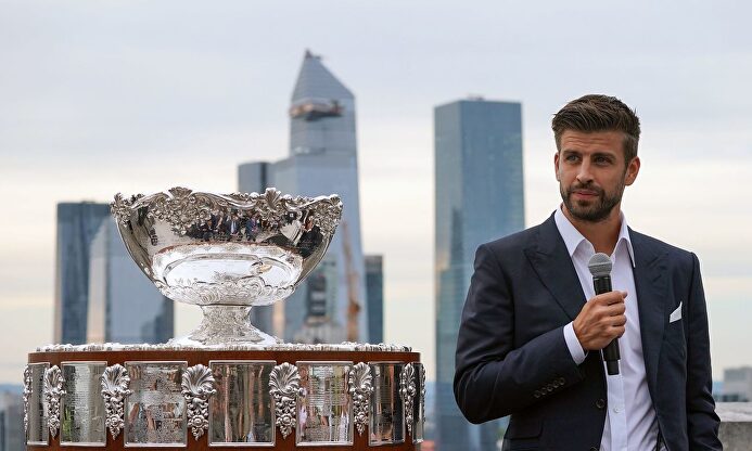 Piqué presentó la nueva Davis |  EFE