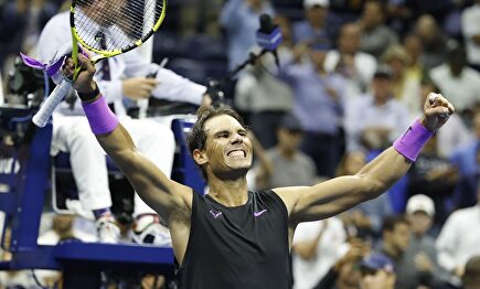 Rafa Nadal celebra su victoria ante Matteo Berrettini. |  EFE