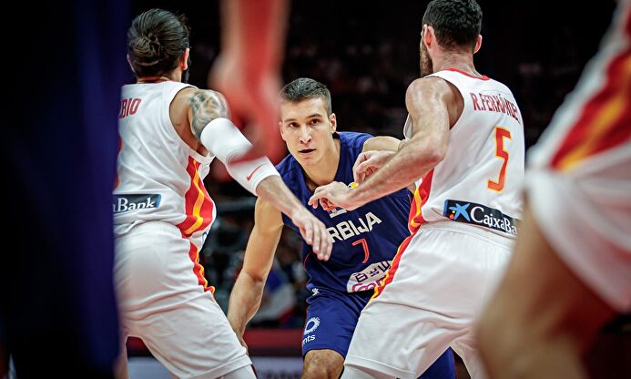 Serbia se estrelló ante la defensa española |  FIBA