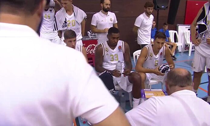 La dura bronca de Pablo Laso a un base de 16 años: "Si quieres seguir botando el balón te compras uno"