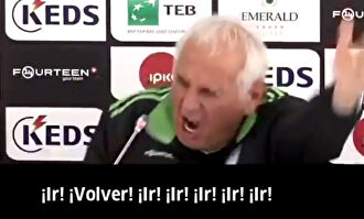 El técnico de Kosovo monta en cólera al explicar su táctica del "pressing loco"