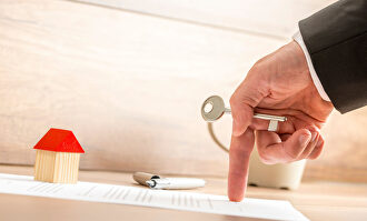 Golpe judicial a Hacienda |  Alamy