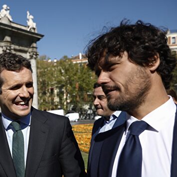 Pablo Casado y Miguel Abellán en un acto electoral en Madrid. |  Gtres