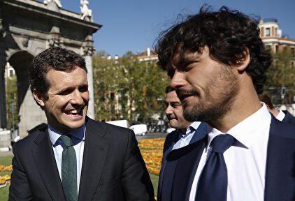 Pablo Casado y Miguel Abellán en un acto electoral en Madrid. | Gtres