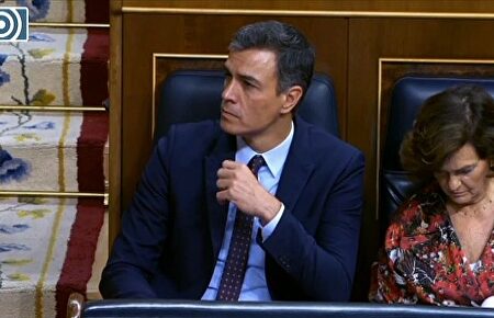 Casado y Rivera critican a Sánchez su actuación ante el desafío independentista