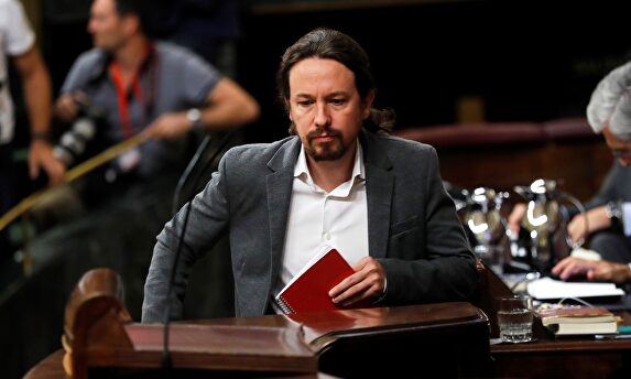Pablo Iglesias, subiendo al estrado en septiembre de 2019 | EFE