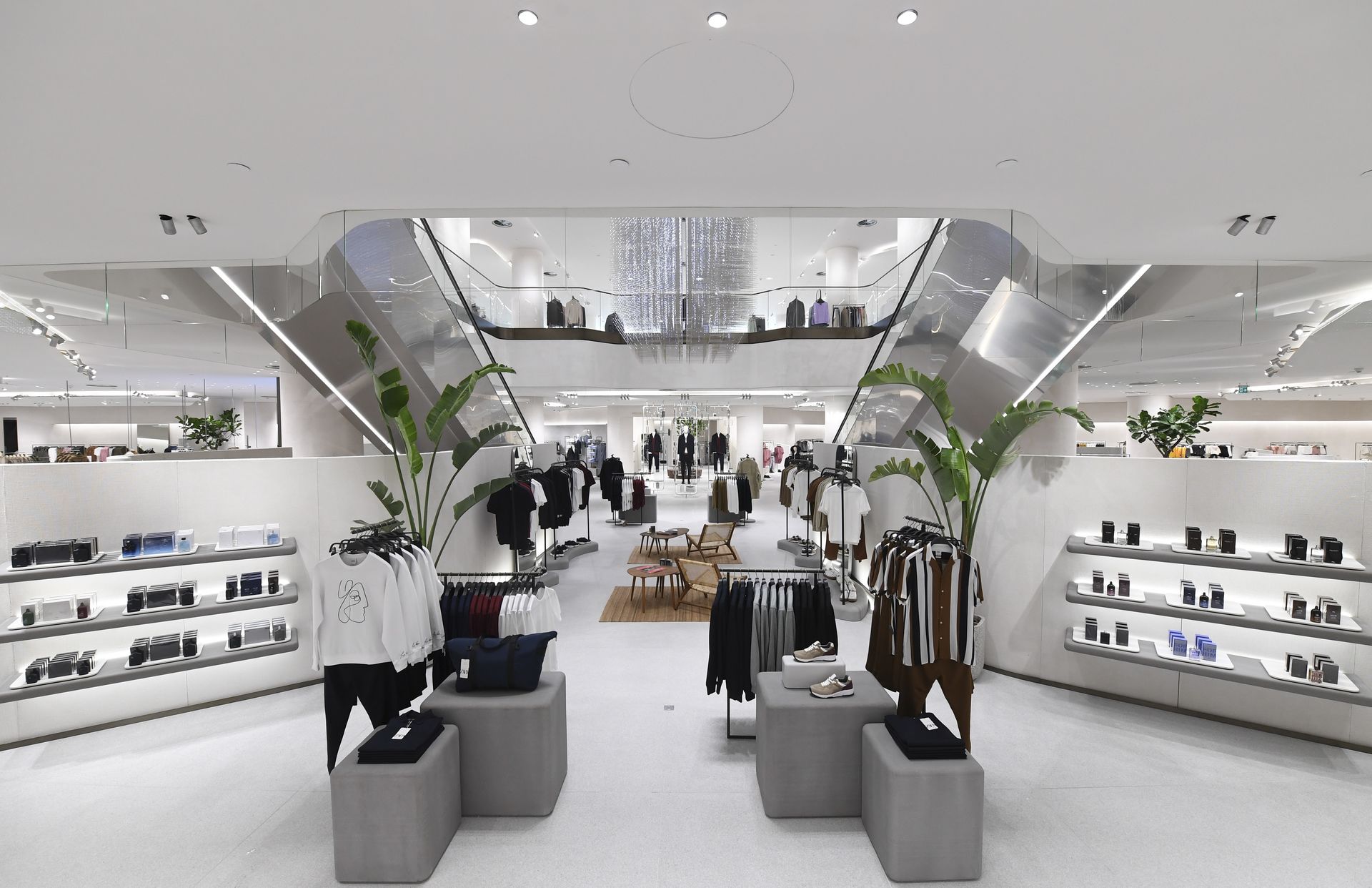In pictures: Zara unveils first click-and-collect store | Photo gallery ...