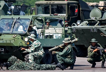 Soldados venezolanos, en los ejercicios militares en la frontera con Colombia. |  EFE
