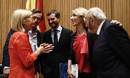 Momento antes de empezar el acto. |  EFE