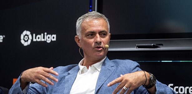 José Mourinho, durante su charla en la sede de LaLiga en Madrid. |  EFE